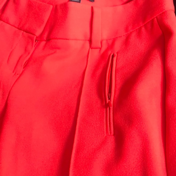 Ann Taylor Crepe Pintuck Slim Leg Pant - Picture 5 of 5